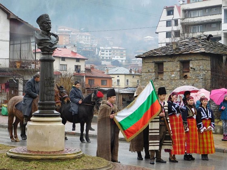 Чепеларе чества 141 години Освобождение, затварят улици за шествието
