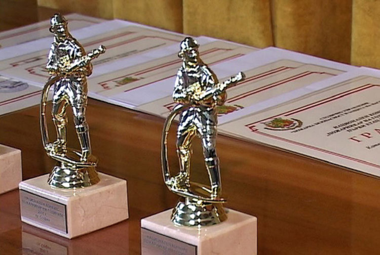 Трима пожарникари от Смолян и областта са отличени в конкурса "Пожарникар на годината"