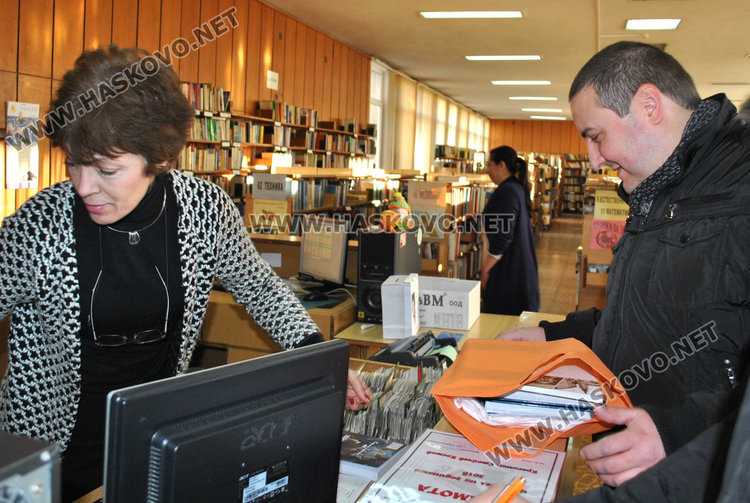 33-годишен търговец най-активният в библиотеката, прочете 365 книги за година 