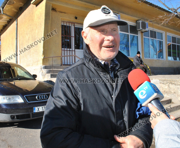 БЧК раздаде помощи по селата, полицията отсрочи посещения