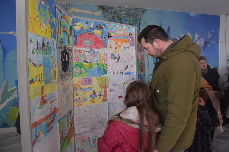  Децата от област Кърджали рисуват бъдещето