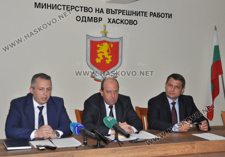 Двама хасковлии задържани за хероина, внесен от Турция в тир с платове