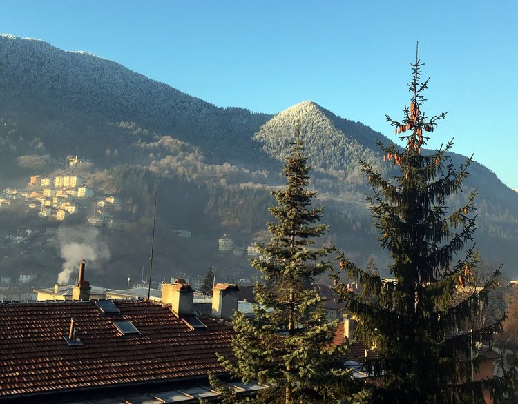 Поне три дни пролетно усещане от четвъртък