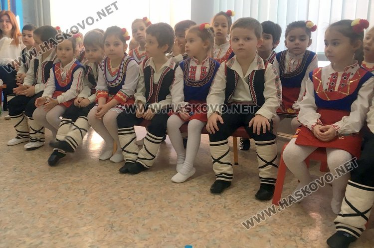 ДГ „Райна Княгиня“ отпразнува 163 години от рождението на патрона си