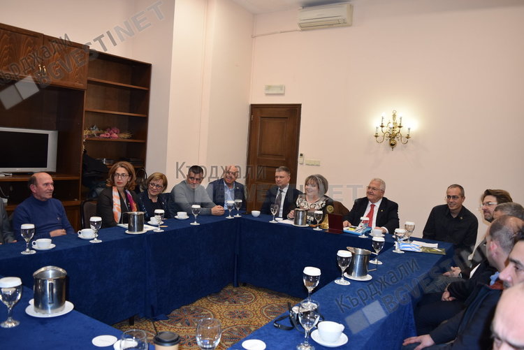 Нова международна инициатива на Ротари, клубове от три страни, ще честват заедно празници на градовете си