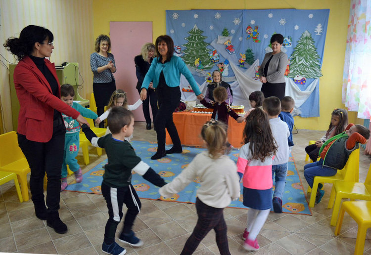 Кръстина Иванова празнува 100-ия си рожден ден в детска градина