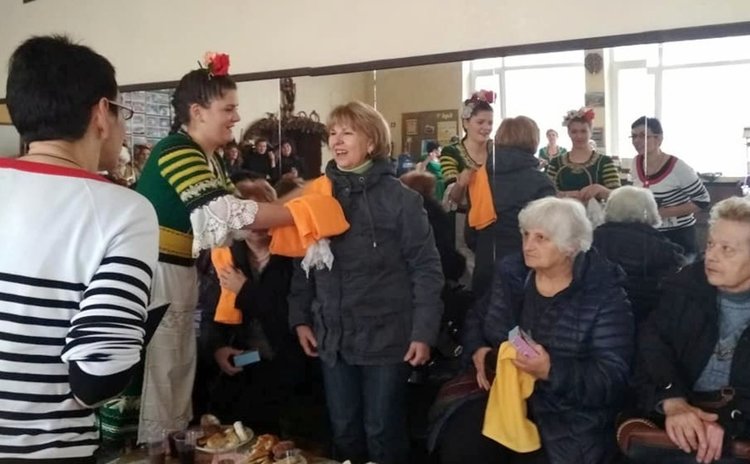 Специално тържество за Бабинден разплака акушерки от Смолян