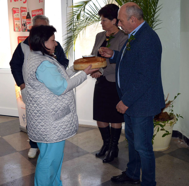 АГО в Харманли получи нови конвектори и стойки за венозно вливане