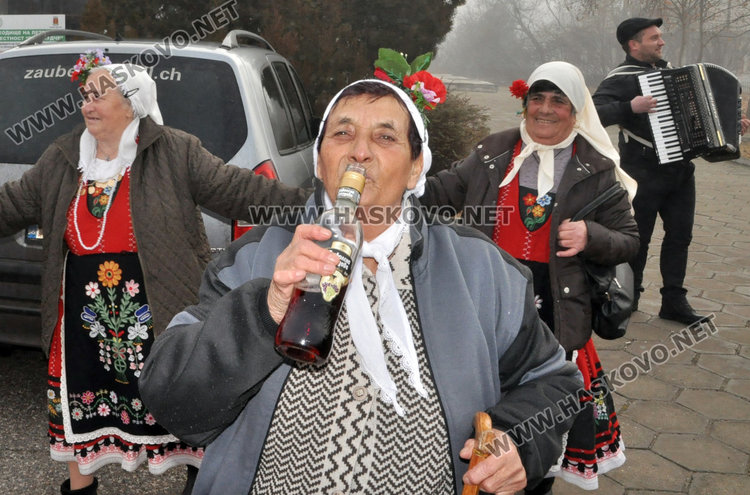 По стар стил отпразнуваха Бабинден в Узунджово