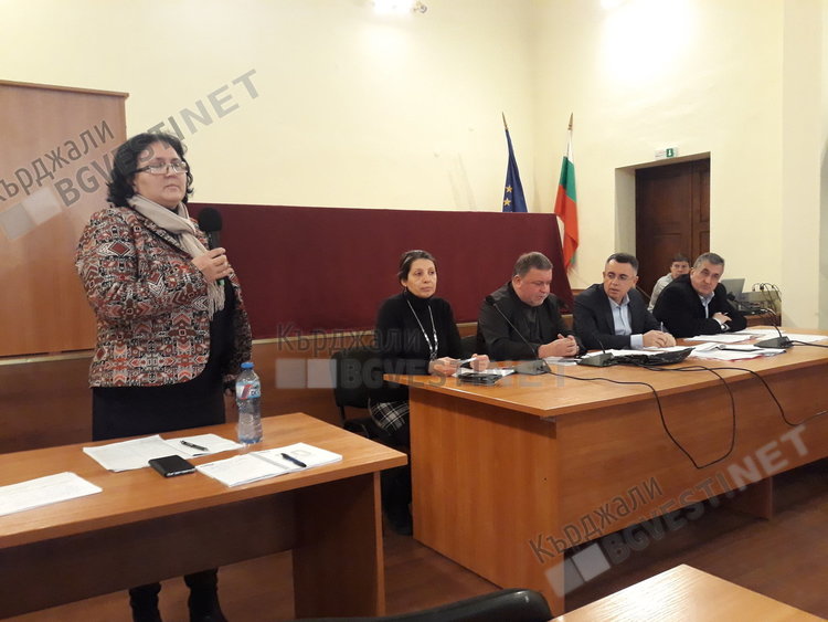 Без аналог.Кърджалийци си заустват отпадните води в канализацията за дъждовни води