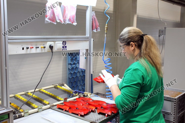 Откриха новия завод за фарове между Хасково и Димитровград, наемат над 150 души