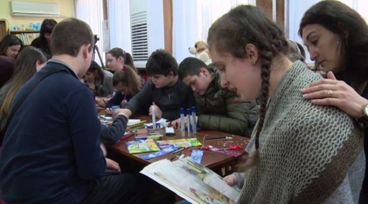 Библиотеката в Кърджали се превърна в творческа работилница