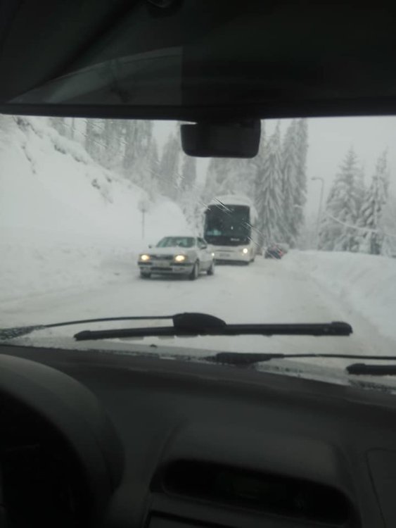 Тапи и задръствания по проходите в Смолянско