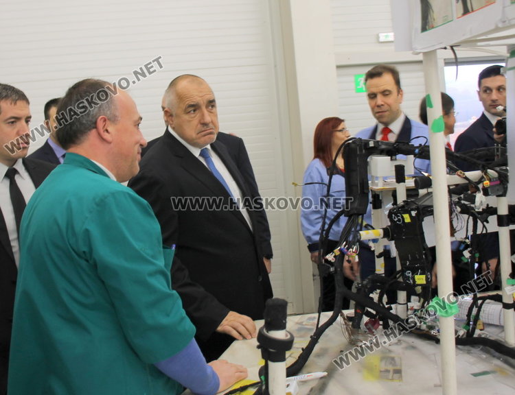 Премиерът посети Язаки - борим се за по-високи доходи