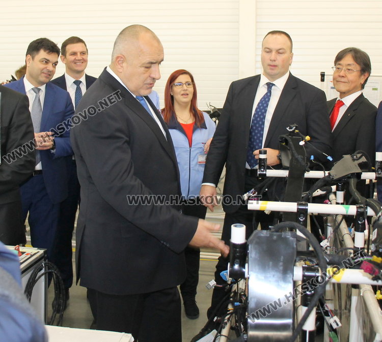 Премиерът посети Язаки - борим се за по-високи доходи