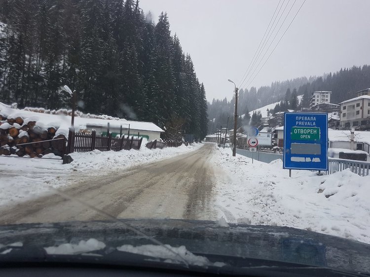 Областният управител на Смолян:Призовавам всички да се информират за пътната обстановка преди да пътуват!