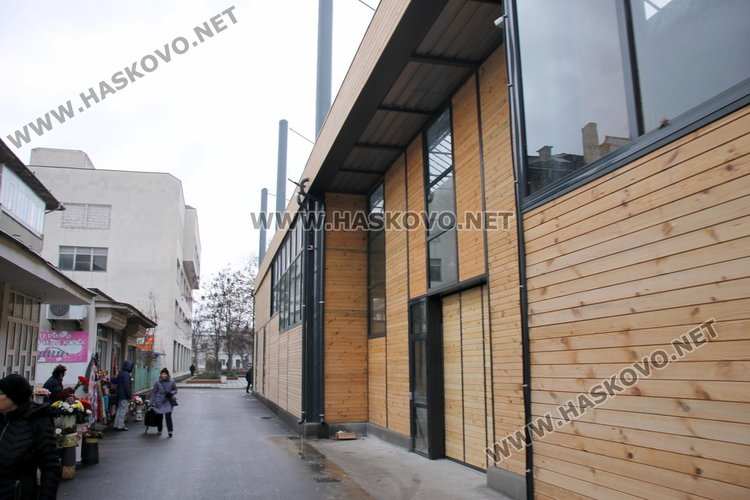 Довършват новия бабин пазар