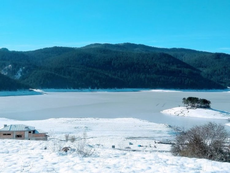 Снегът и бедствието не уплашиха риболовци от цял свят на язовир „Широка поляна“. Българският отбор в десетката!