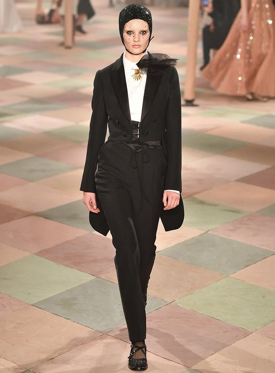  „Износена“ колекция, вдъхновена от цирка: Dior в Париж