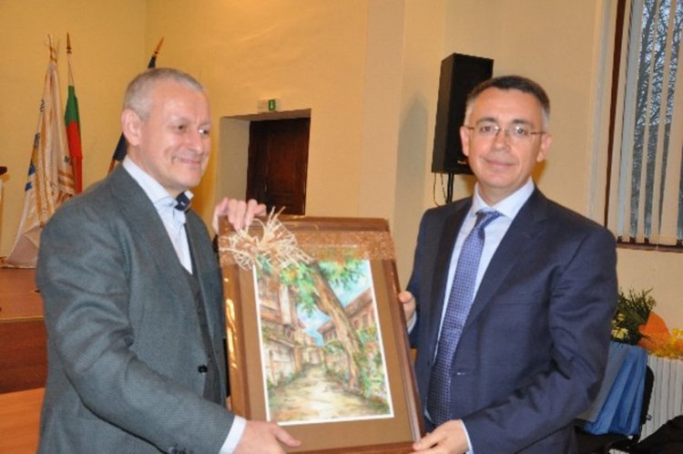 Предизвикателствата пред съвременната журналистика в центъра на Месеца на Америка в Кърджали