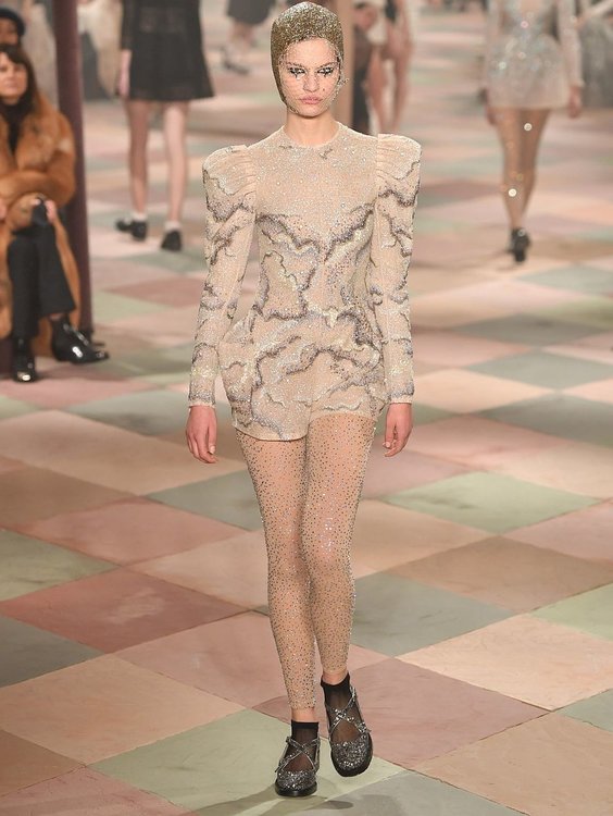  „Износена“ колекция, вдъхновена от цирка: Dior в Париж