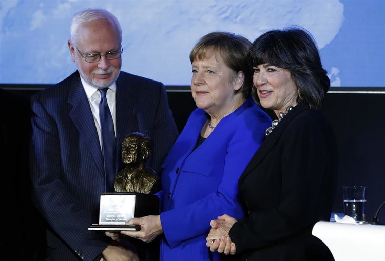 Меркел получи наградата "Фулбрайт" 