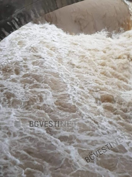 Институциите нащрек: Реките вдигат нивата си. Проходът Превала най-сетне е отворен