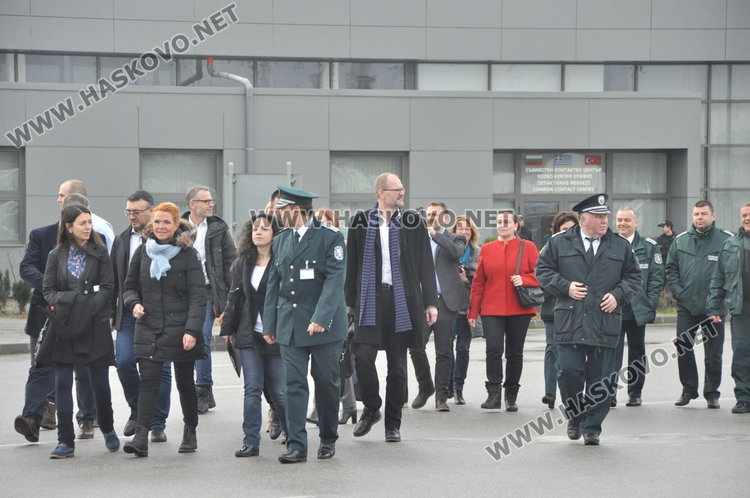 Задържаха 842 мигранти, датският министър с висока оценка за опазване на границата 