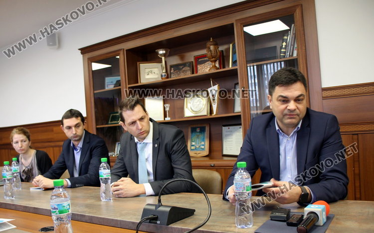 Георги Стоев – председател на платформата за дигитална трансформация на традиционни индустрии „Тракия Тех“ и съосновател на „Индъстри Уоч“ Иво Димов – кмет на община Димитровград 