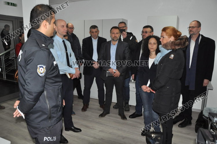 Задържаха 842 мигранти, датският министър с висока оценка за опазване на границата 