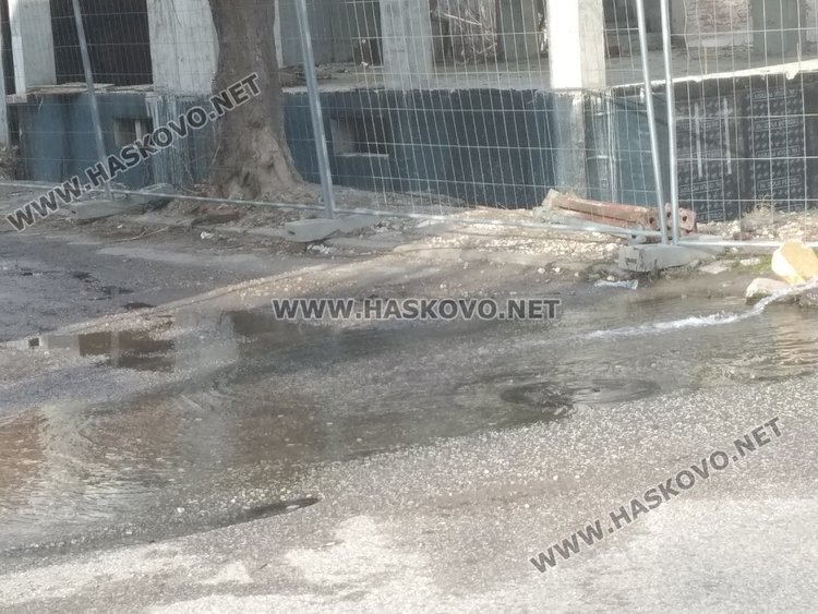 Подпочвена вода блика край спрените помпи с уран в Хасково