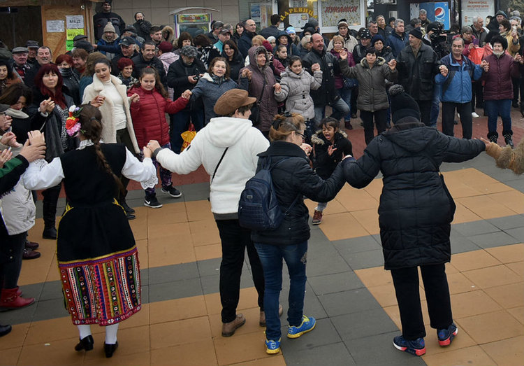 Кръстю Делимитков е с най-доброто домашно вино, Златко Кадийски - майстор на сармичките