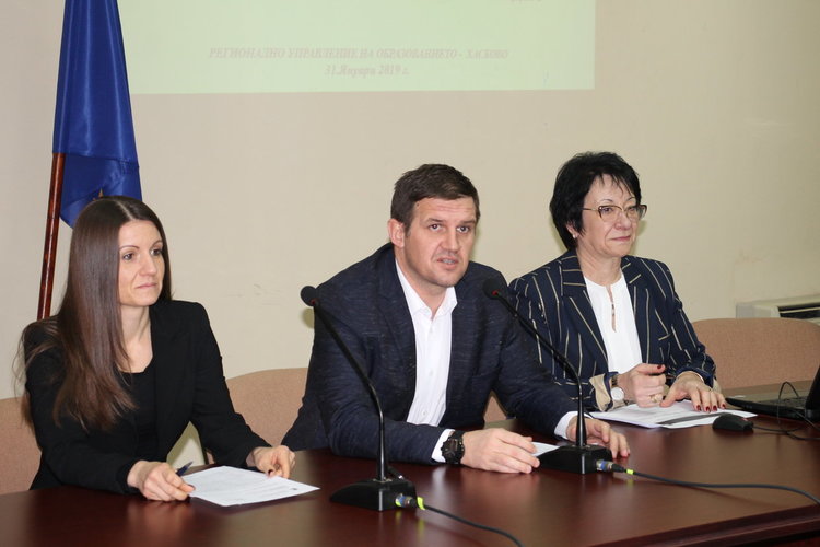 Бизнесът иска училищата да подготвят кадри за развитие на Хасковска област