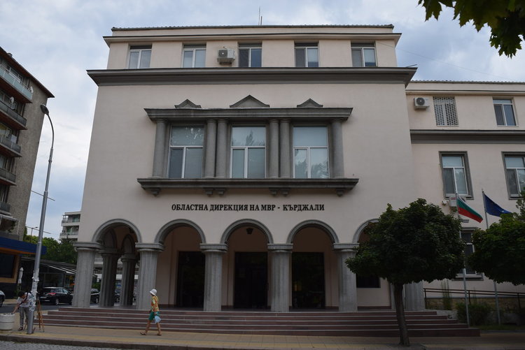 Задържаха рецидивист, специалист по дребни кражби