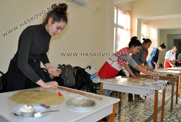 Ученици показаха майсторски умения в състезание "Златната точилка"