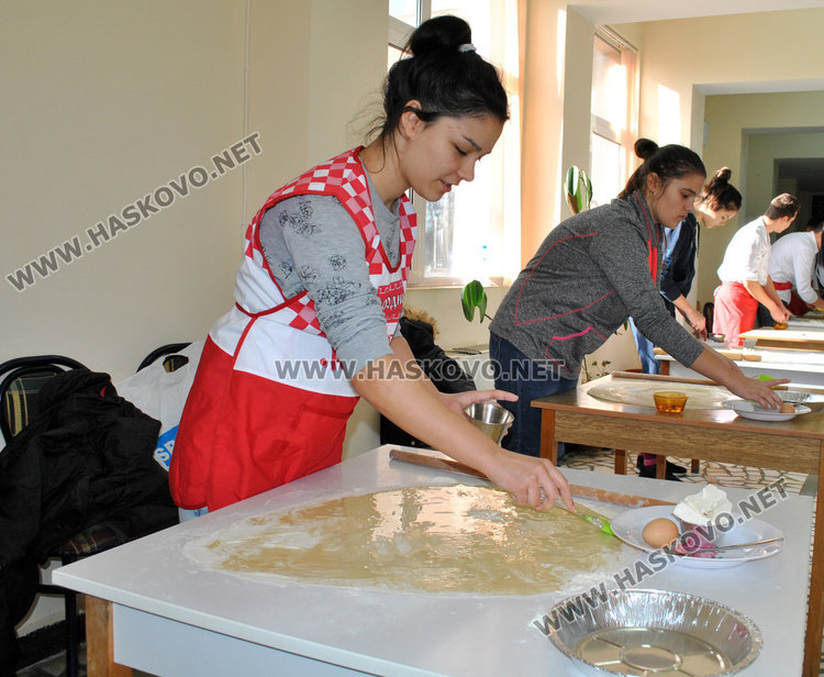 Ученици показаха майсторски умения в състезание "Златната точилка"