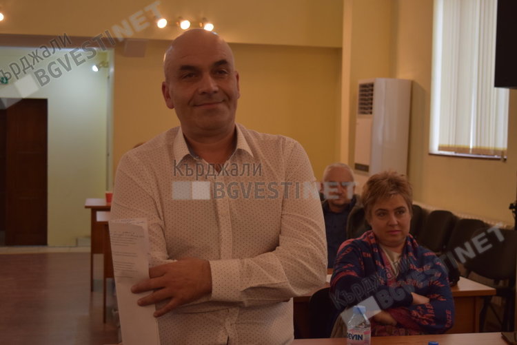 Зам.-председател на Общинския съвет се "закача" с областния управител, показа негов колаж