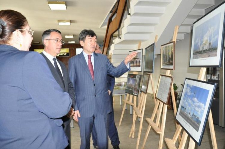 Духът на Казахстан представиха в изложба, експонирана в общината