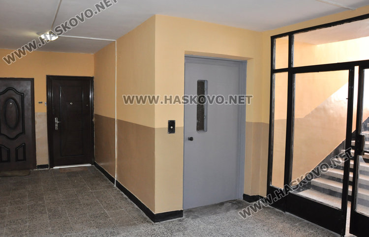 Бременна жена пострада при спиране на асансьор в Хасково