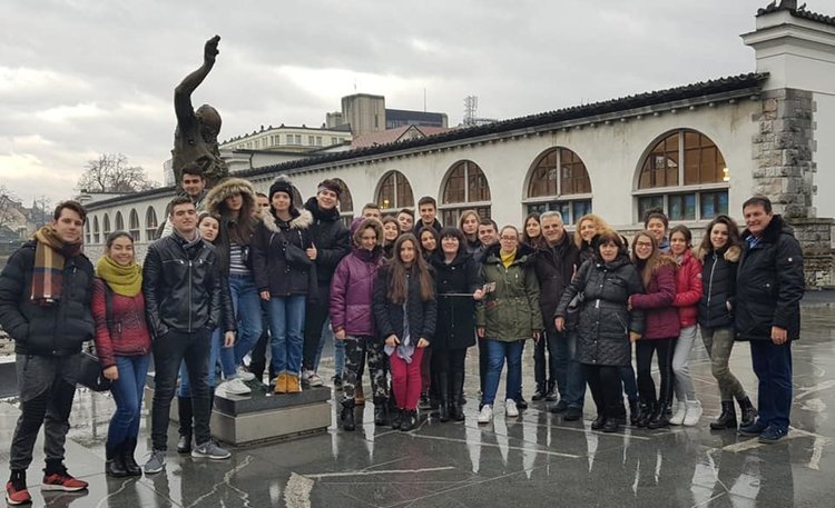„Бела съм, бела, юначе" огласи ЕП в деня на Евроскола 
