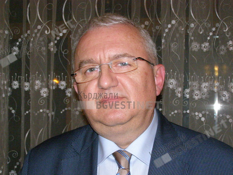 Доц.Румен Драганов