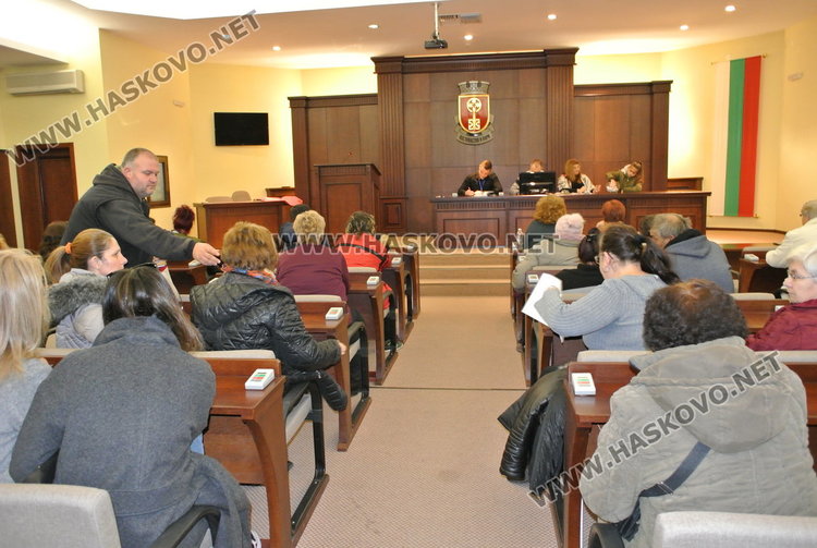 8 занаятчии на Първомартенския базар, изтеглиха останалите позиции с жребий