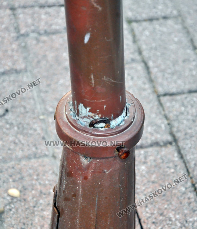 Потрошиха улични лампи в центъра на Хасково