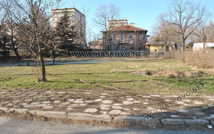 Бизнесмен вдига кооперация в парк. Общината: това е парцел