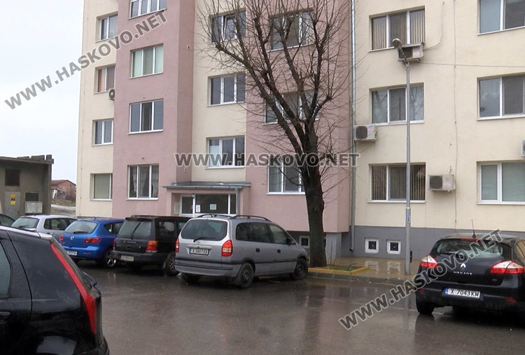 Разследват смъртта на старица в Хасково