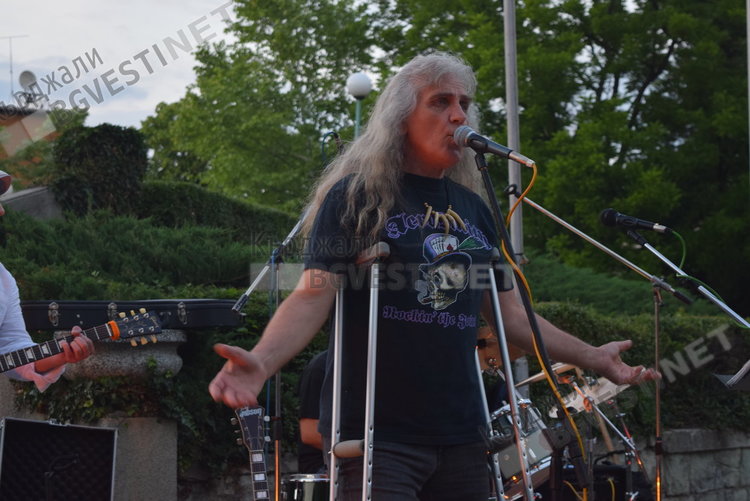 Владимир Попов