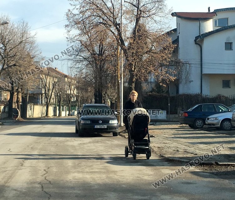 Започна ремонт на тротоара на ул. „Гоце Делчев“ след обещание на кмета Иво Димов
