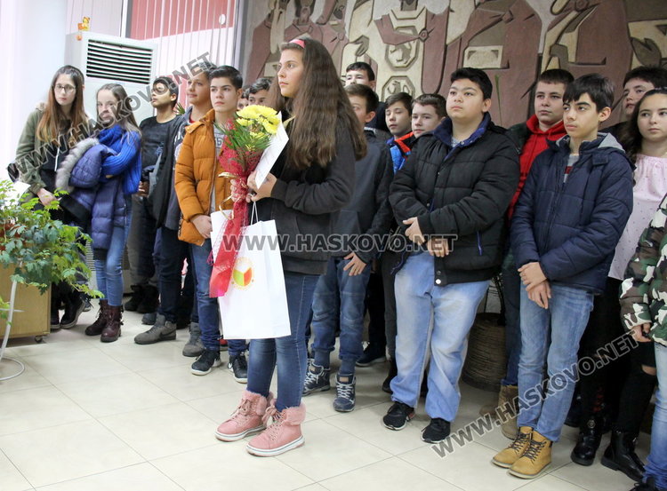 Габи и съучениците й от ОУ Алеко Константинов