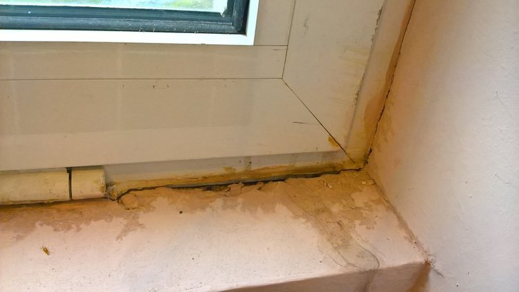 Младежите от ГЕРБ искат отговор защо не работи покрития плувен басейн