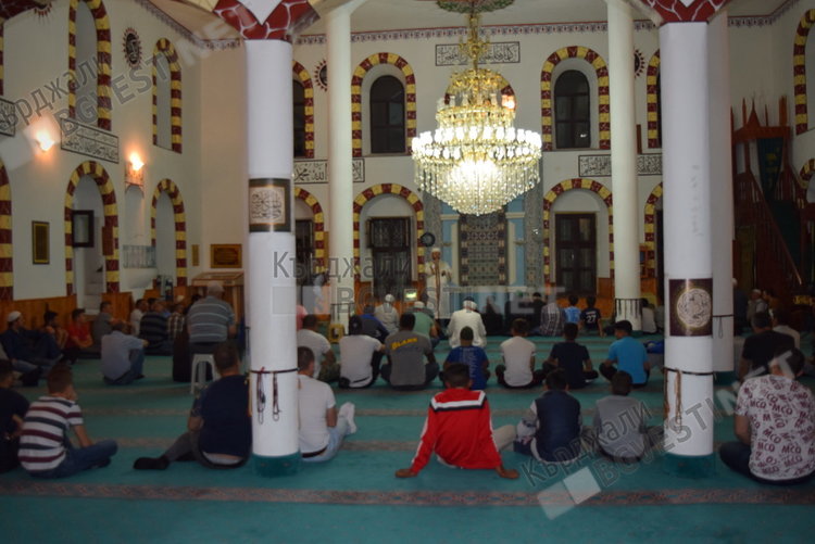 Разкол сред мюсюлманите в Кърджали, свикват Общо събрание за избор на алтернативно джамийско настоятелство